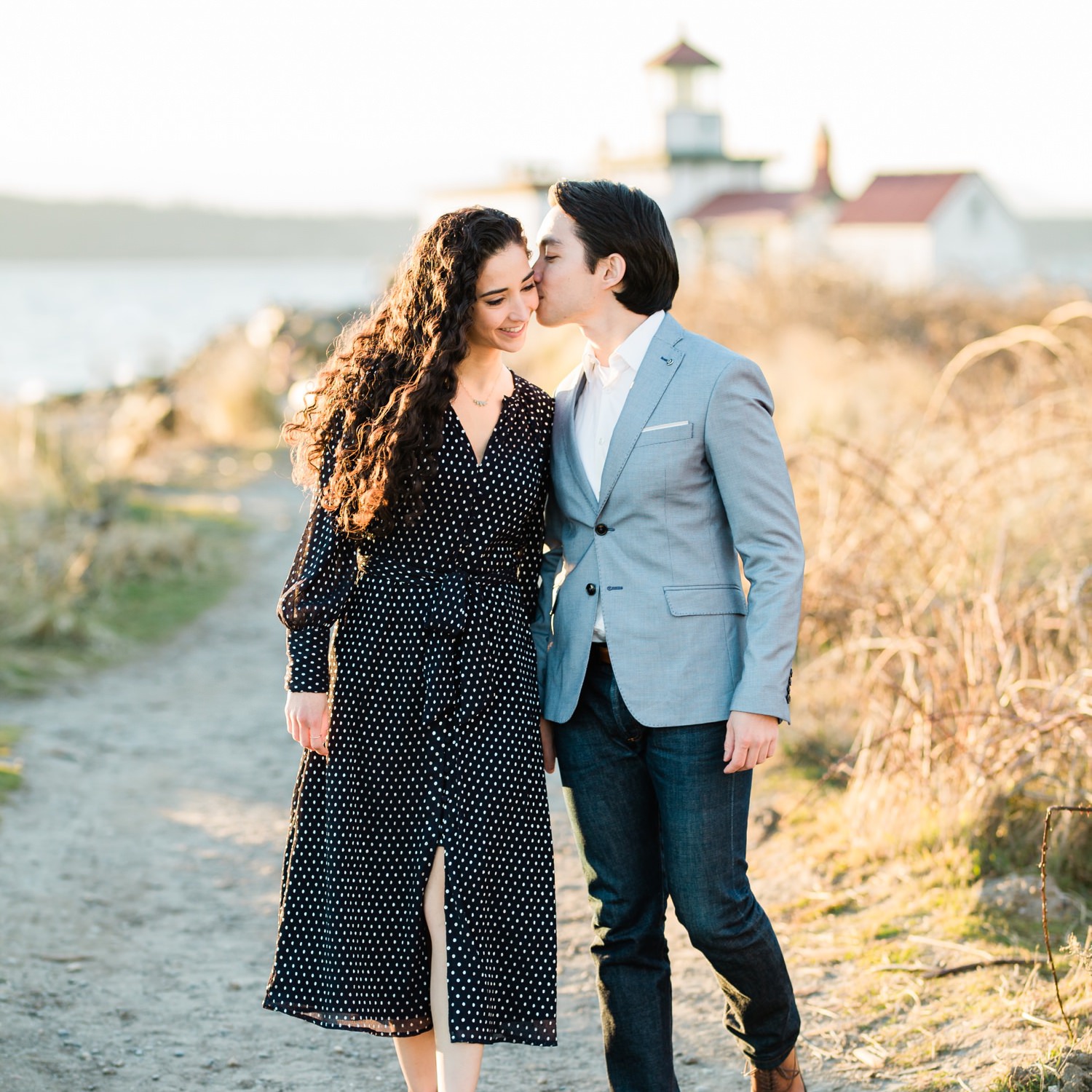 romantic discovery park engagement session in Seattle